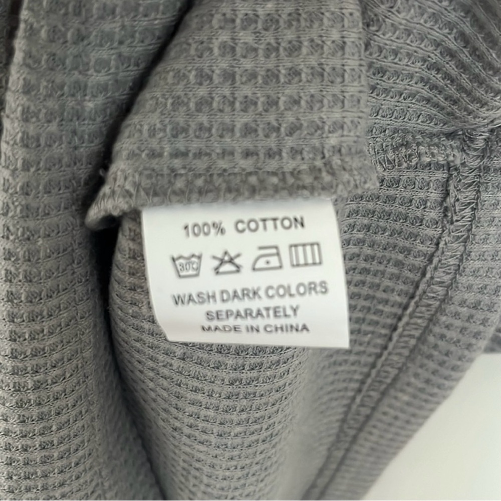 TeamLTD. Women's Grey Crop Waffle Top - Picture 5 of 6